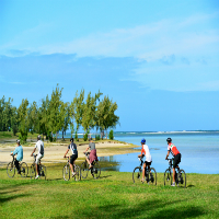 Balade à vélos électriques à l’Outrigger Mauritius Beach Resort