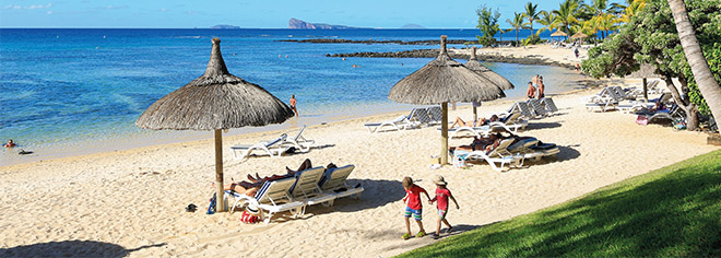 La plage de l'hôtel Canonnier Beachcomber